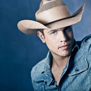 Dustin Lynch